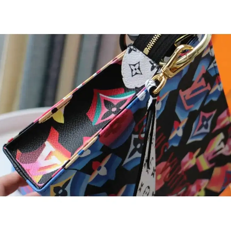Brother Sam Yupoo Bags LV 205B570044 0822